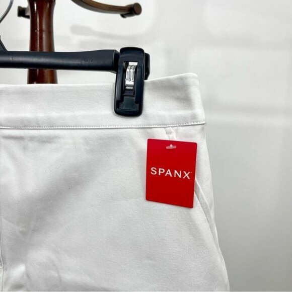 Spanx On-the-Go 6” Shorts with Ultimate Opacity Technology Shorts in White M - Picture 8 of 11